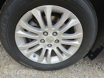 2011 Toyota Sienna XLE 8-Passenger 119.3" WB - miniatura 25