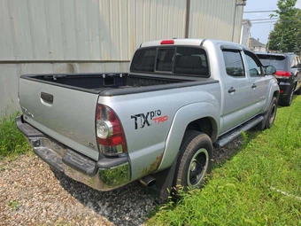 2011 Toyota Tacoma Crew Cab Medium Bed - miniatura 3