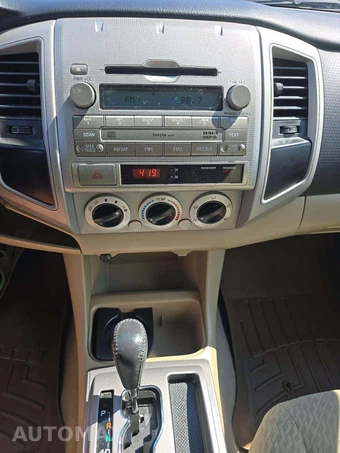 2011 Toyota Tacoma PreRunner Crew Cab Medium Bed - miniatura 10