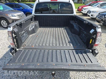 2011 Toyota Tacoma PreRunner Crew Cab Medium Bed - miniatura 14
