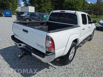 2011 Toyota Tacoma PreRunner Crew Cab Medium Bed - miniatura 3