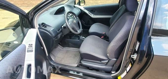 2011 Toyota Yaris Hatchback - miniatura 13