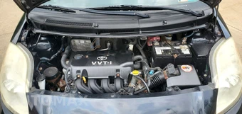 2011 Toyota Yaris Hatchback - miniatura 19
