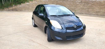 2011 Toyota Yaris Hatchback - miniatura 7