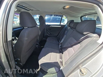 2011 Volkswagen Golf Comfortline Hatchback – miniatura 13