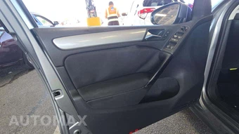 2011 Volkswagen Golf Comfortline Hatchback – miniatura 20
