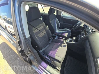 2011 Volkswagen Golf Comfortline Hatchback – miniatura 8