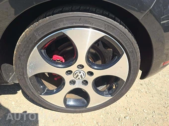 2011 Volkswagen GTI w/Sunroof - miniatura 26