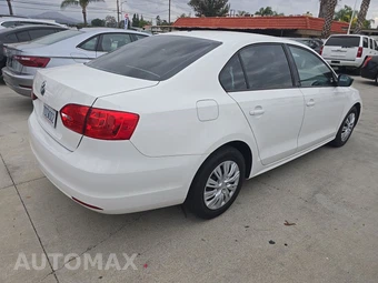 2011 Volkswagen Jetta Sedan S - miniatura 4