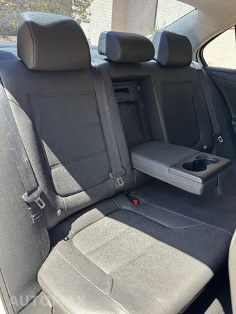 2011 Volkswagen Jetta Sedan SE w/Convenience - miniatura 9