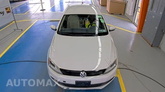 2011 Volkswagen Jetta Sedan TDI LE - miniatura 2