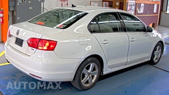 2011 Volkswagen Jetta Sedan TDI LE - miniatura 4