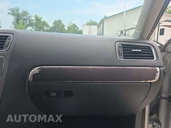 2011 Volkswagen Jetta Sedan TDI w/Navigation – miniatura 16