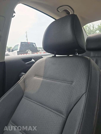 2011 Volkswagen Jetta Sedan TDI w/Navigation – miniatura 27