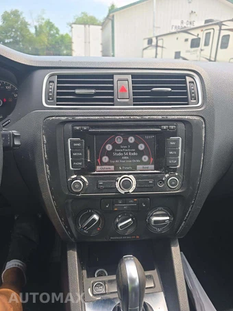 2011 Volkswagen Jetta Sedan TDI w/Navigation – miniatura 7