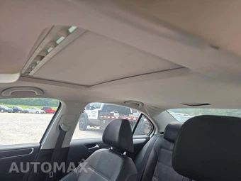 2011 Volkswagen Jetta Sedan TDI w/Navigation – miniatura 8