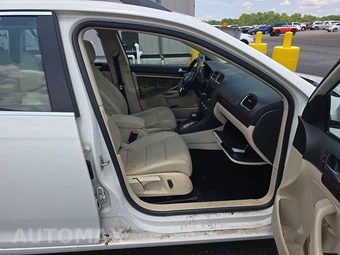 2011 Volkswagen Jetta SportWagen SE Wagon - miniatura 8