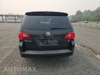 2011 Volkswagen Routan SE w/Rear Seat Entertainment & Navigation 121.2" WB – miniatura 5