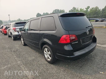 2011 Volkswagen Routan SE w/Rear Seat Entertainment & Navigation 121.2" WB – miniatura 6