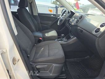 2011 Volkswagen Tiguan S – miniatura 8