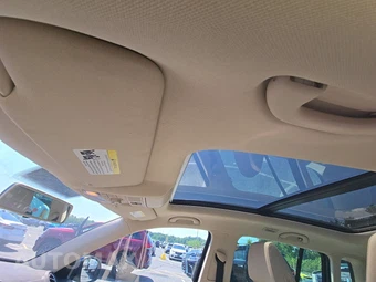 2011 Volkswagen Tiguan SE 4MOTION w/Sunroof & Navigation - miniatura 17