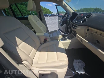 2011 Volkswagen Tiguan SE 4MOTION w/Sunroof & Navigation - miniatura 8