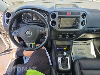 2011 Volkswagen Tiguan SE 4MOTION - miniatura 10