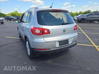 2011 Volkswagen Tiguan SE 4MOTION - miniatura 2