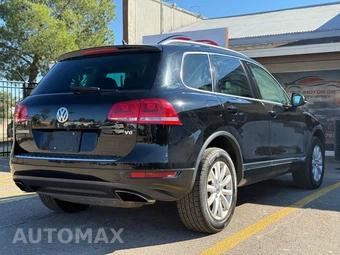 2011 Volkswagen Touareg – miniatura 2