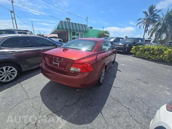 2011 Volvo C70 T5 - miniatura 3