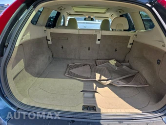 2011 Volvo XC60 3.2 R-Design – miniatura 16