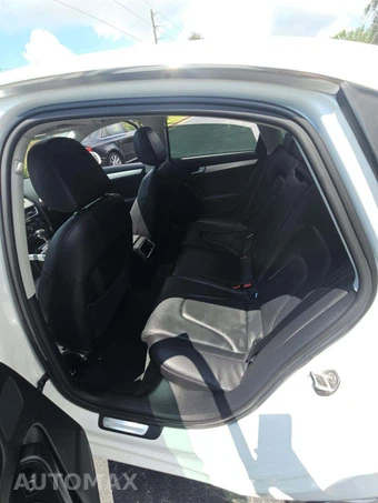 2012 Audi A4 2.0T Premium Sedan – miniatura 10