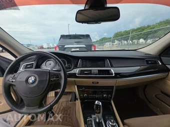 2012 BMW 5 Series Gran Turismo 550i Hatchback – miniatura 11