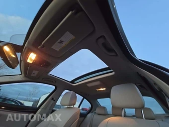2012 BMW 5 Series Sedan 528i xDrive - miniatura 11