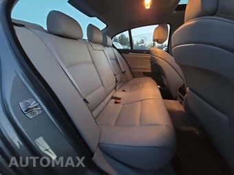 2012 BMW 5 Series Sedan 528i xDrive - miniatura 16