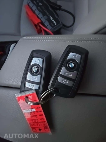 2012 BMW 5 Series Sedan 528i xDrive - miniatura 8