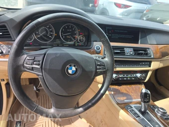 2012 BMW 5 Series Sedan 535i xDrive – miniatura 10