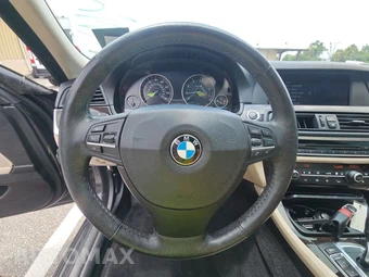 2012 BMW 5 Series Sedan 535i xDrive – miniatura 10
