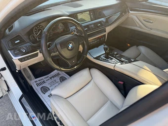 2012 BMW 5 Series Sedan 550i - miniatura 12