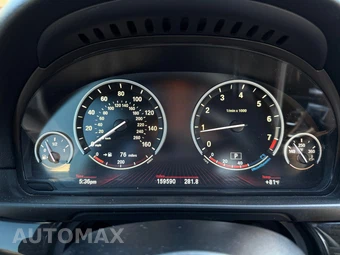 2012 BMW 5 Series Sedan 550i - miniatura 15