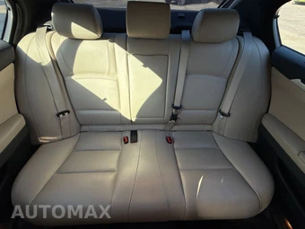 2012 BMW 5 Series Sedan 550i - miniatura 20
