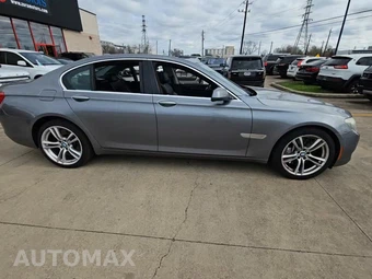 2012 BMW 7 Series Sedan 750i - miniatura 5