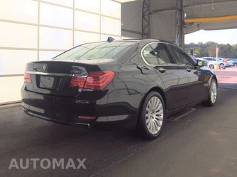 2012 BMW 7 Series Sedan 750i - miniatura 4