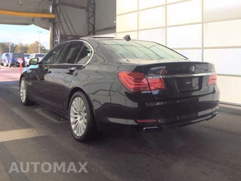 2012 BMW 7 Series Sedan 750i - miniatura 6