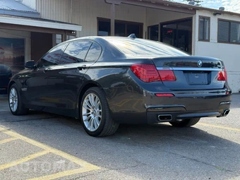 2012 BMW 7 Series Sedan 750Li - miniatura 3