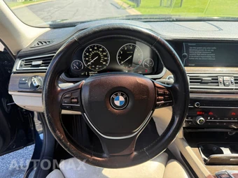 2012 BMW 7 Series Sedan 750Li - miniatura 11