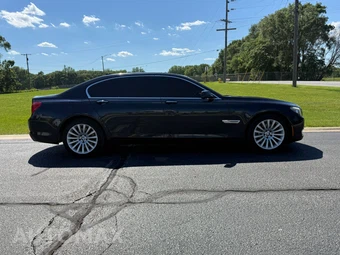 2012 BMW 7 Series Sedan 750Li - miniatura 3