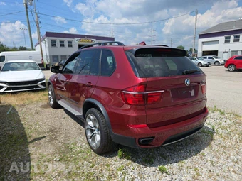 2012 BMW X5 Sports Activity Vehicle xDrive50i – miniatura 2