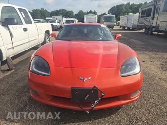 2012 Chevrolet Corvette Coupe 2LT – miniatura 2