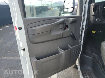 2012 Chevrolet Express 1500 Cargo Van 1WT 135.0" WB - miniatura 9
